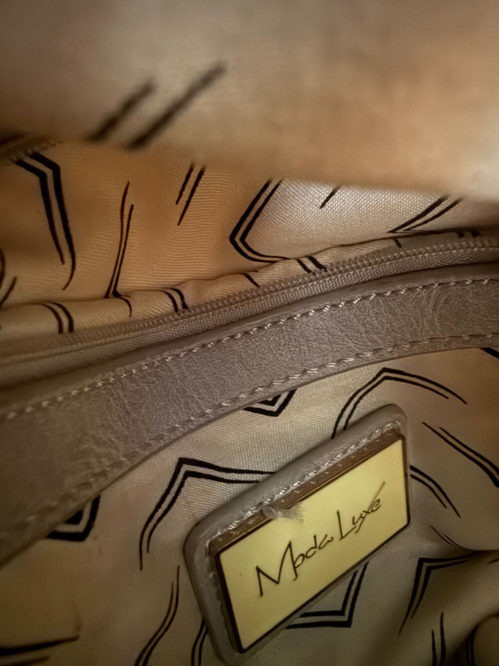 ModaLux BackPack | Versatile Purse - Picture 6 of 7